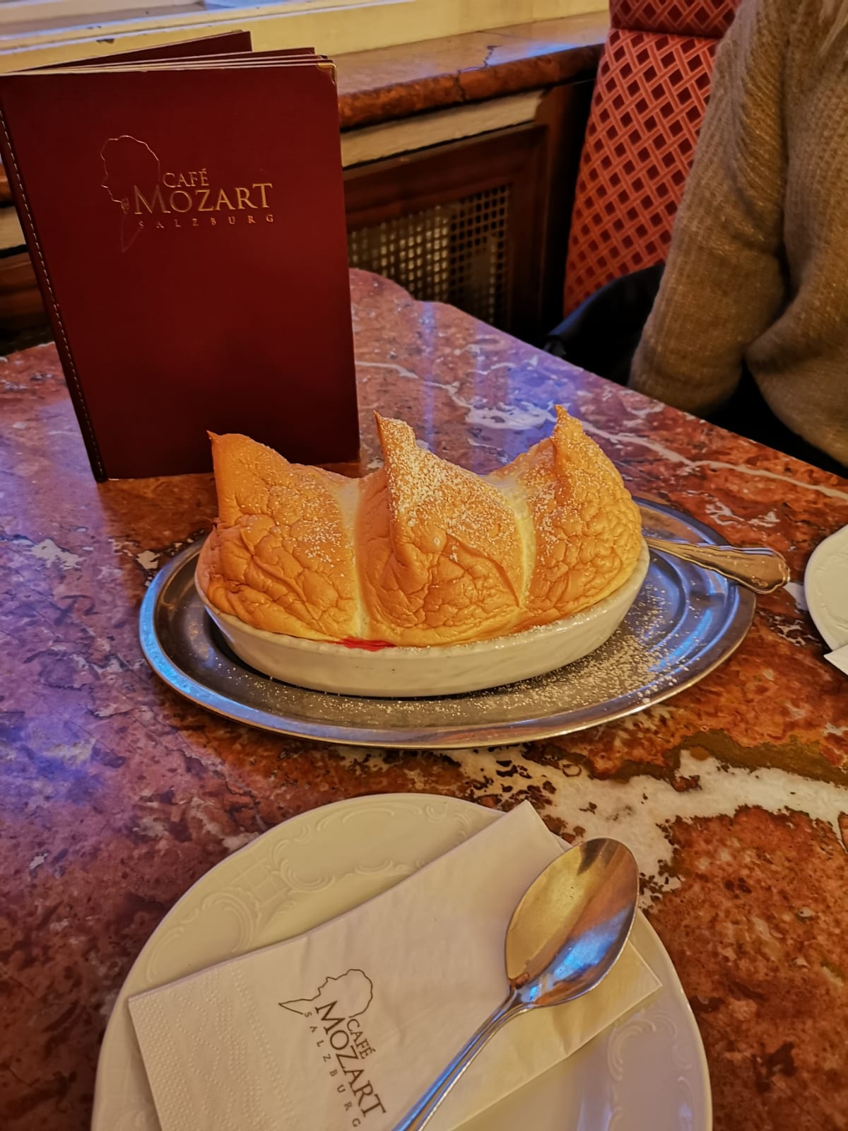 Salzburger Nockerl im Café Mozart Italien-Roadtrip: Route, Highlights & Tipps