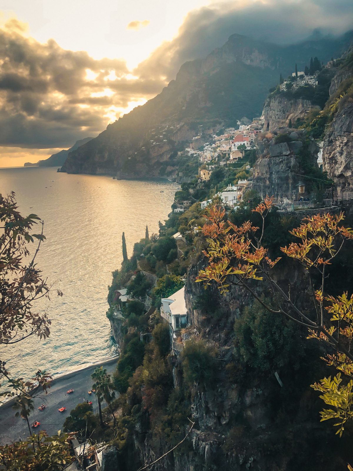 Positano, einer der kleinen Orte entlang der Amalfiküste Blick auf Positano, Amalfiküste, Italien