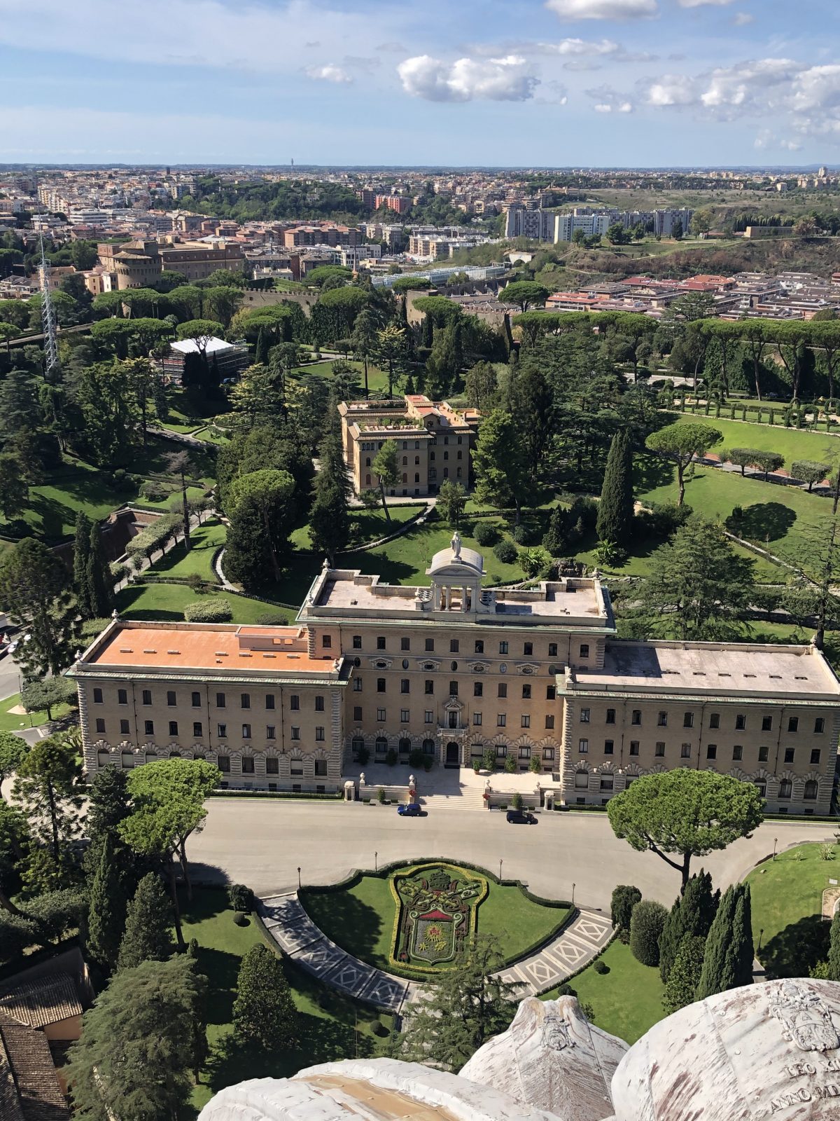 Blick vom Petersdom auf den Vatikan Blick vom Petersdom auf die Gärten des Vatikan