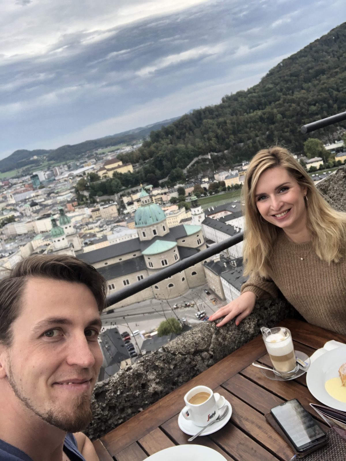 Frühstück auf der Festung Hohensalzburg Frühstück auf der Festung in Salzburg, Österreich