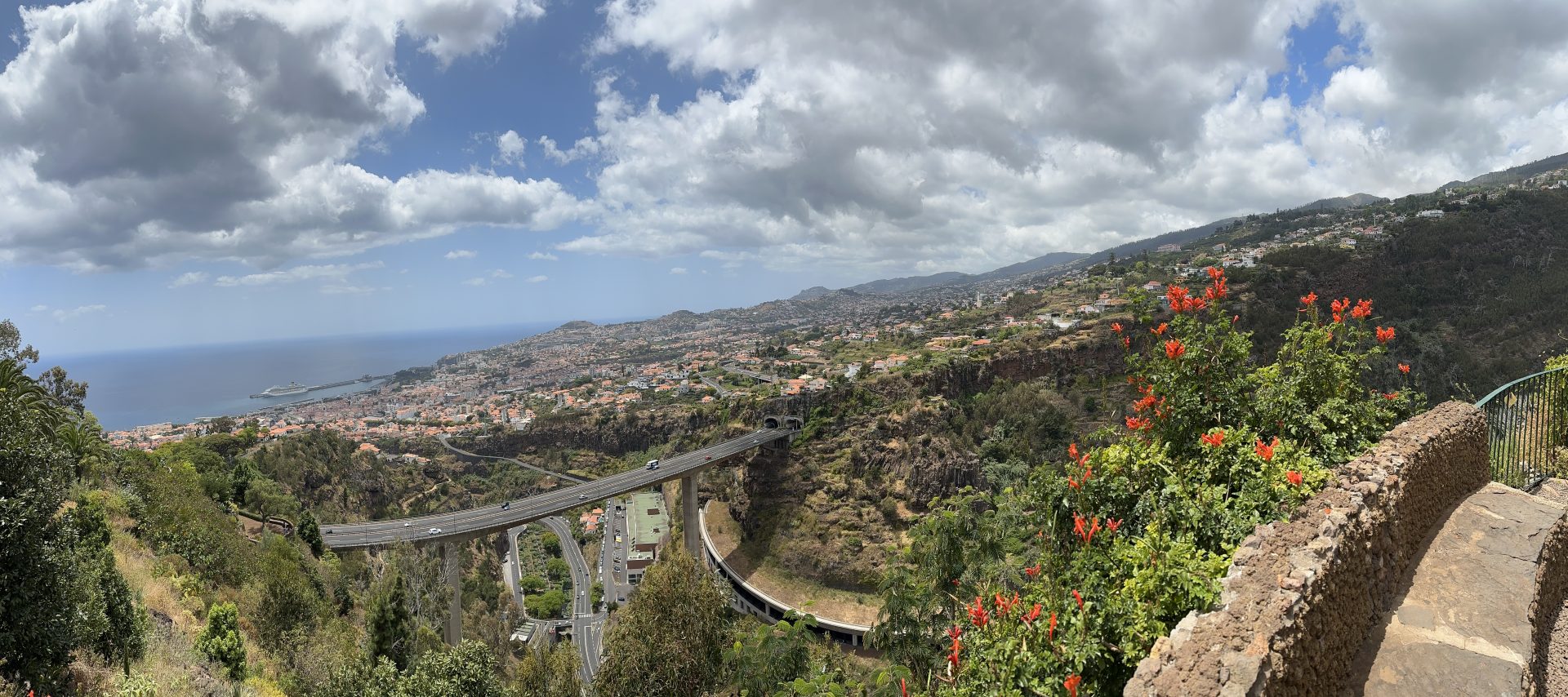 Aussicht auf Funchal vom Botanischen Garten aus