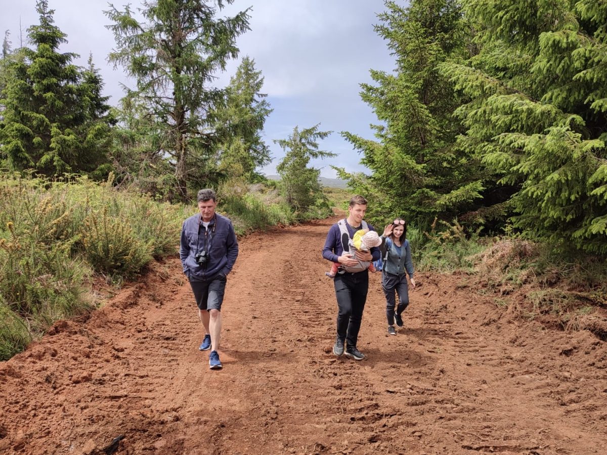 Damit das Baby einschläft werden noch einige umliegende "Wanderwege" erkundet Madeira-Reise mit Baby