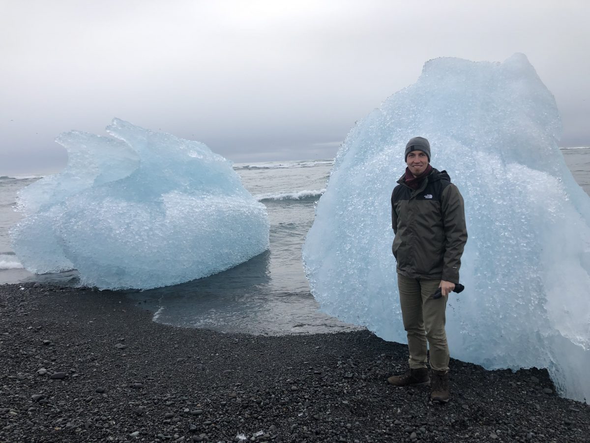 Eisberge am Diamond Beach, Gletscherlagune Jökulsarlon, Island