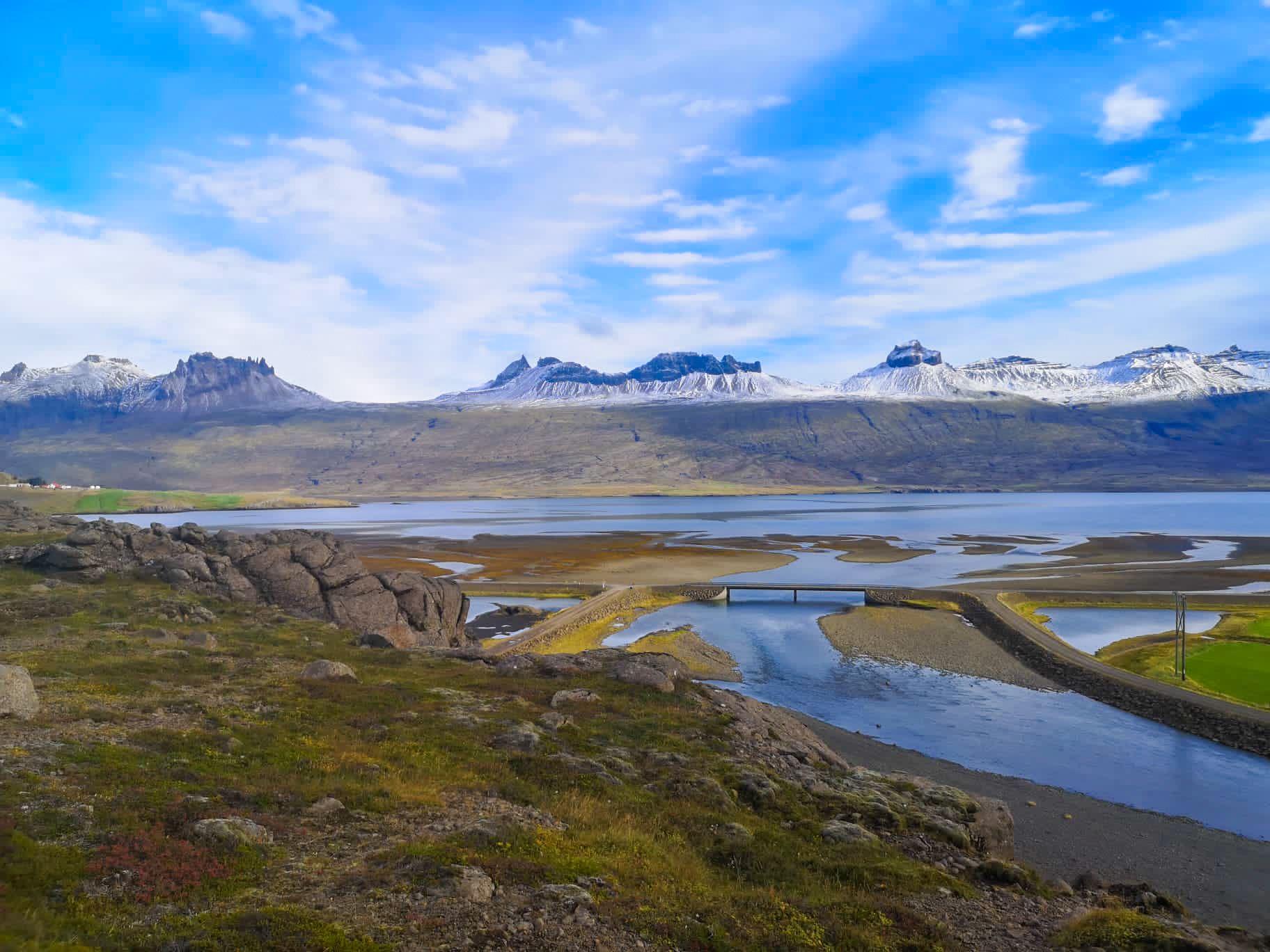 Berge und Fjorde im Osten Islands