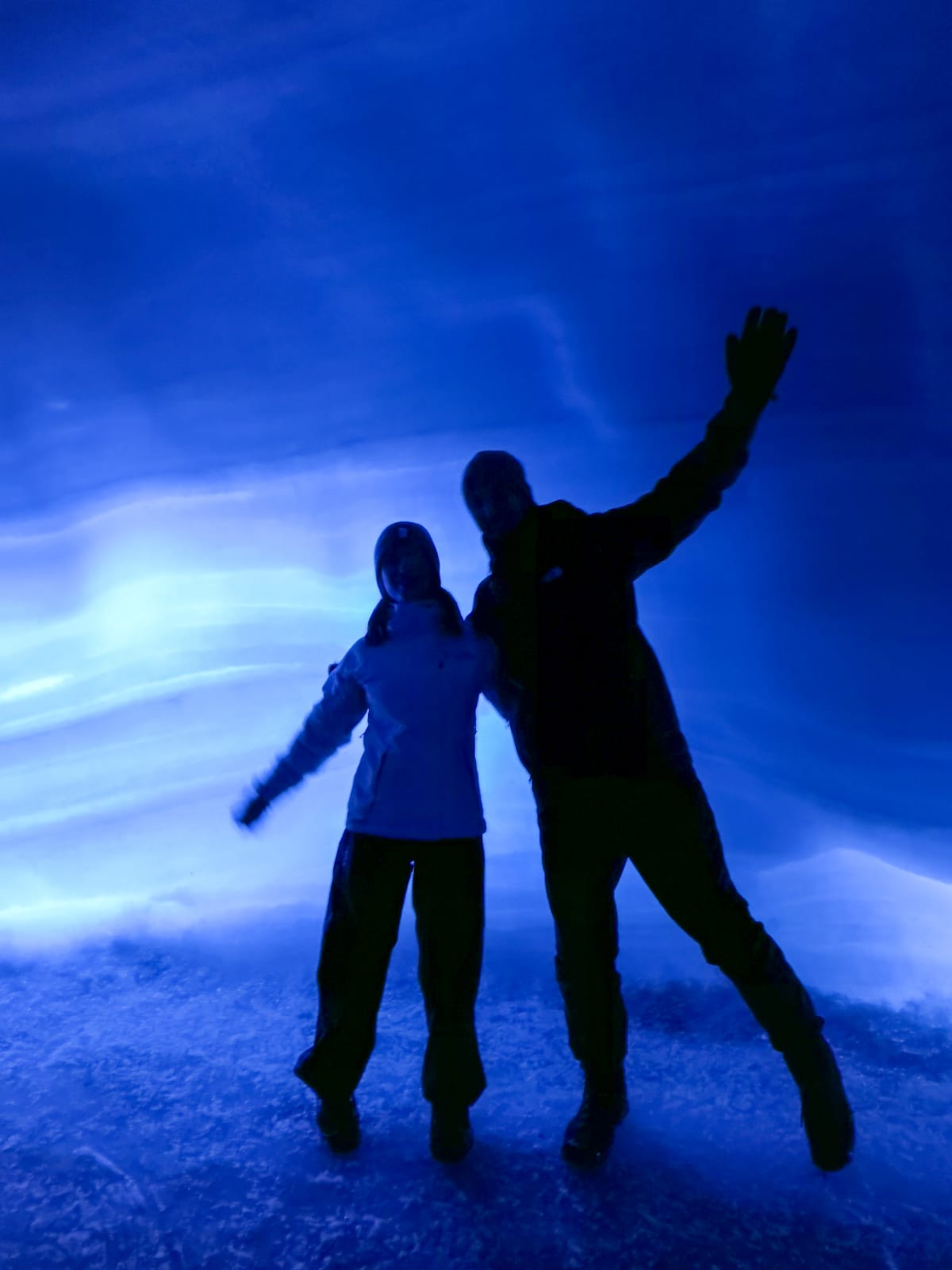Neben vielen Informationen gab es auch Zeit für Fotos mitten im Eis Im Gletscher auf Island