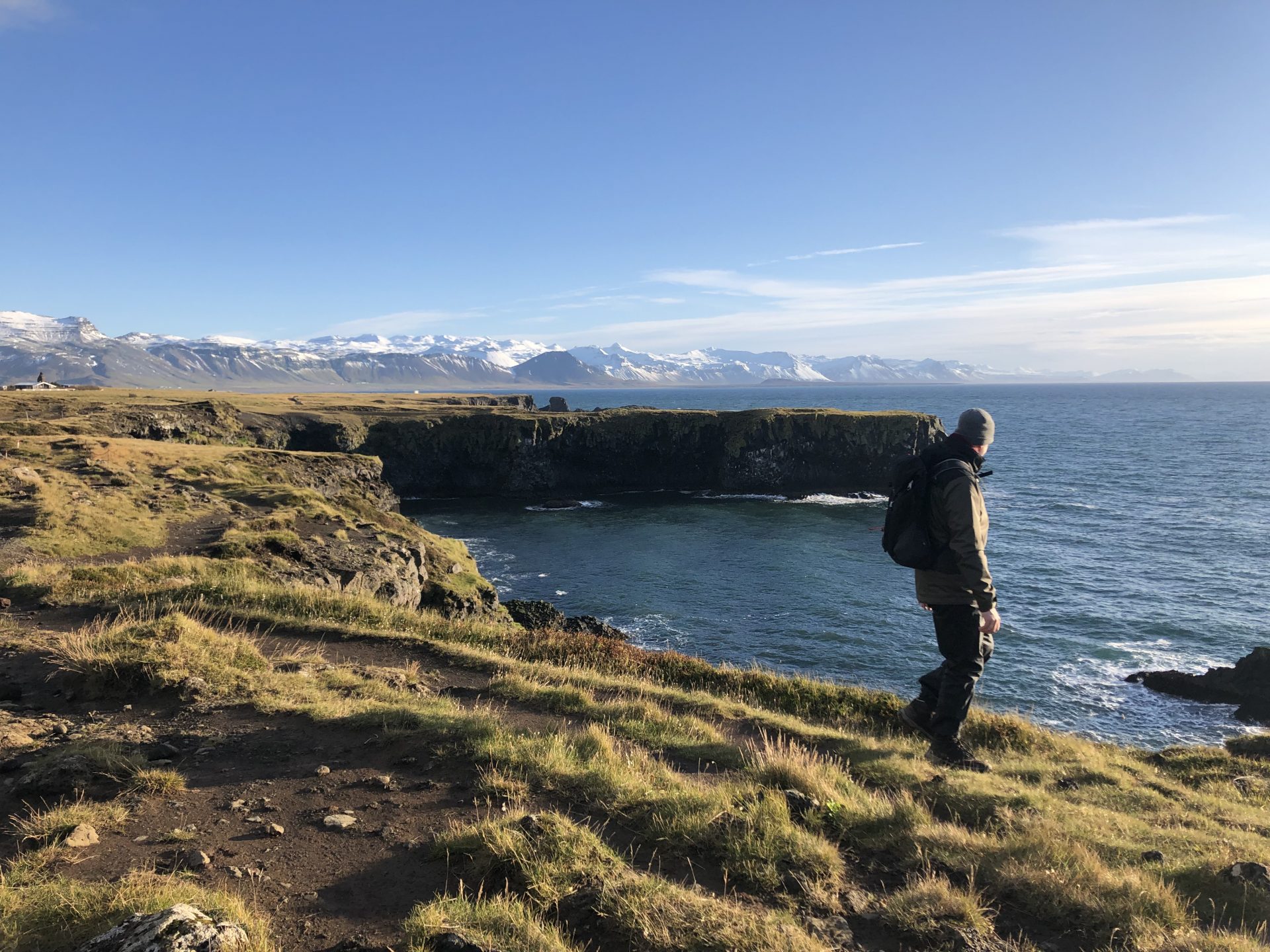 Wanderung entlang der Küste Islands