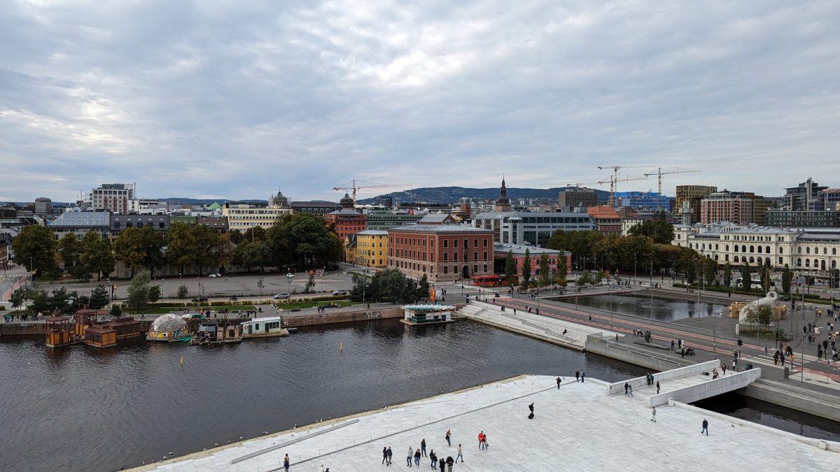 Blick vom Opernhaus in Richtung Stadtzentrum Mini Norwegen-Roadtrip für Familien