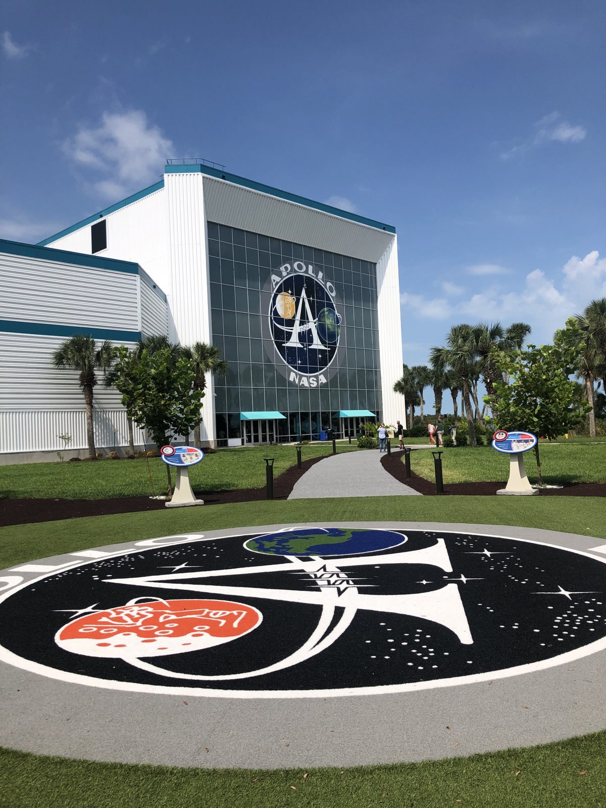Der Moon Tree Garden mit Bäumen aus Mondsamen 5 Ausflugsziele für Familien in Florida (Region Orlando)