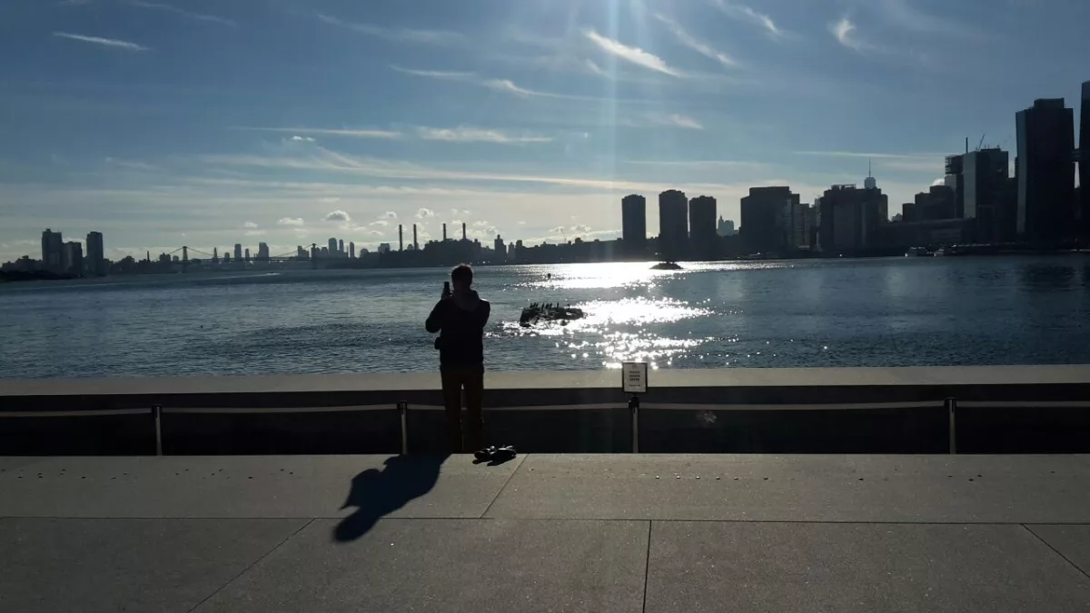 New York Urlaub für Familien: Aussicht von Roosevelt Island auf Manhattan