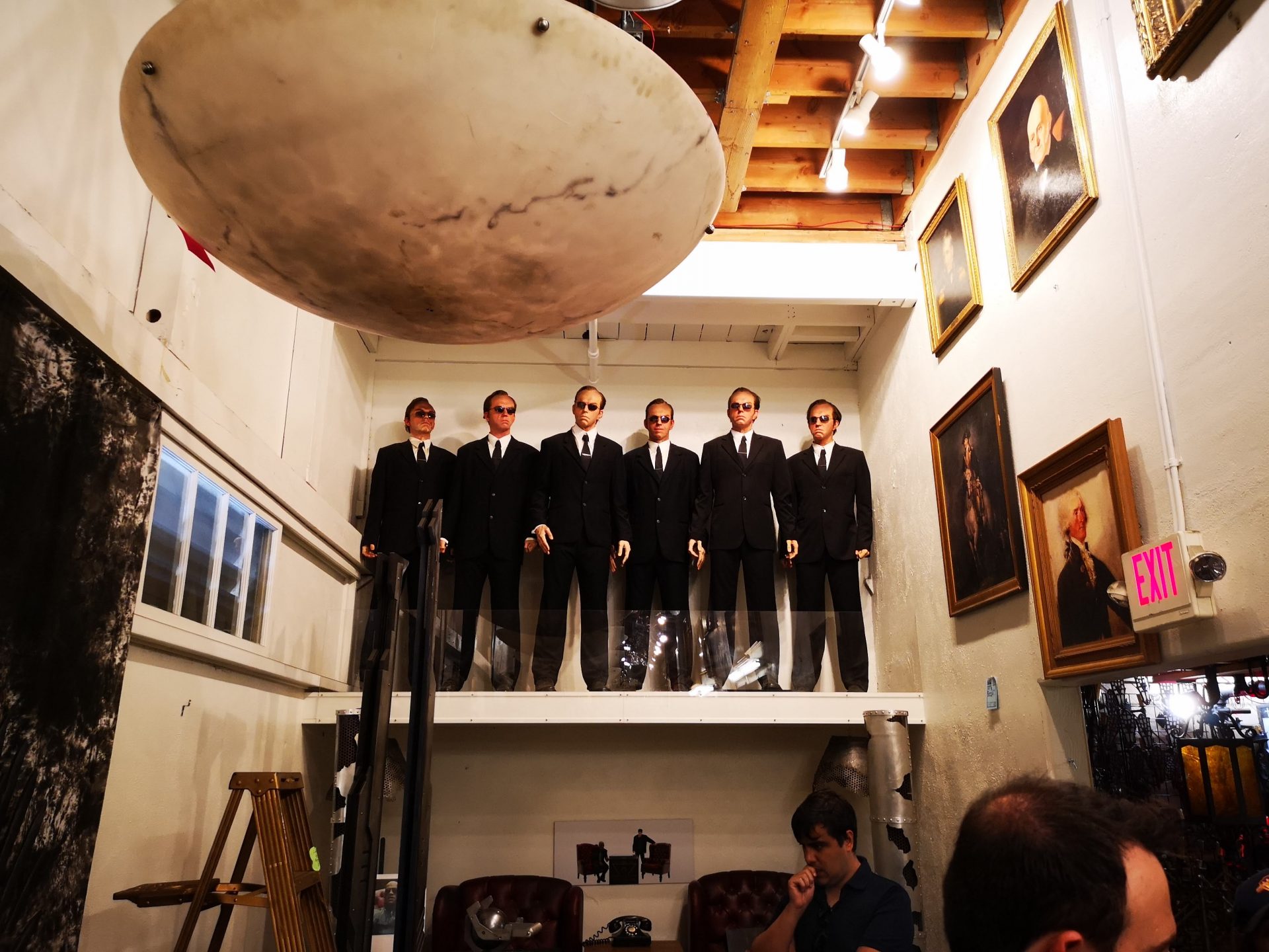 Roadtrip in den USA im Westen: Men in Black Requisiten in den Warner Brother Studios