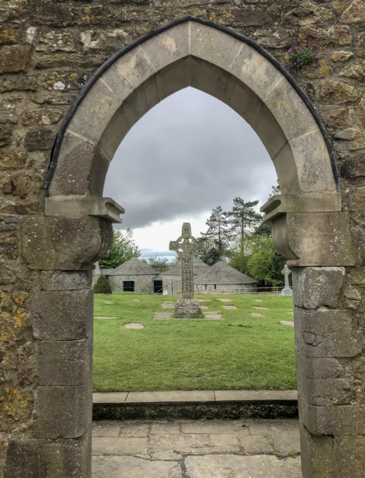 Irland Roadtrip: Keltisches Kreuz auf dem Rock of Cashel
