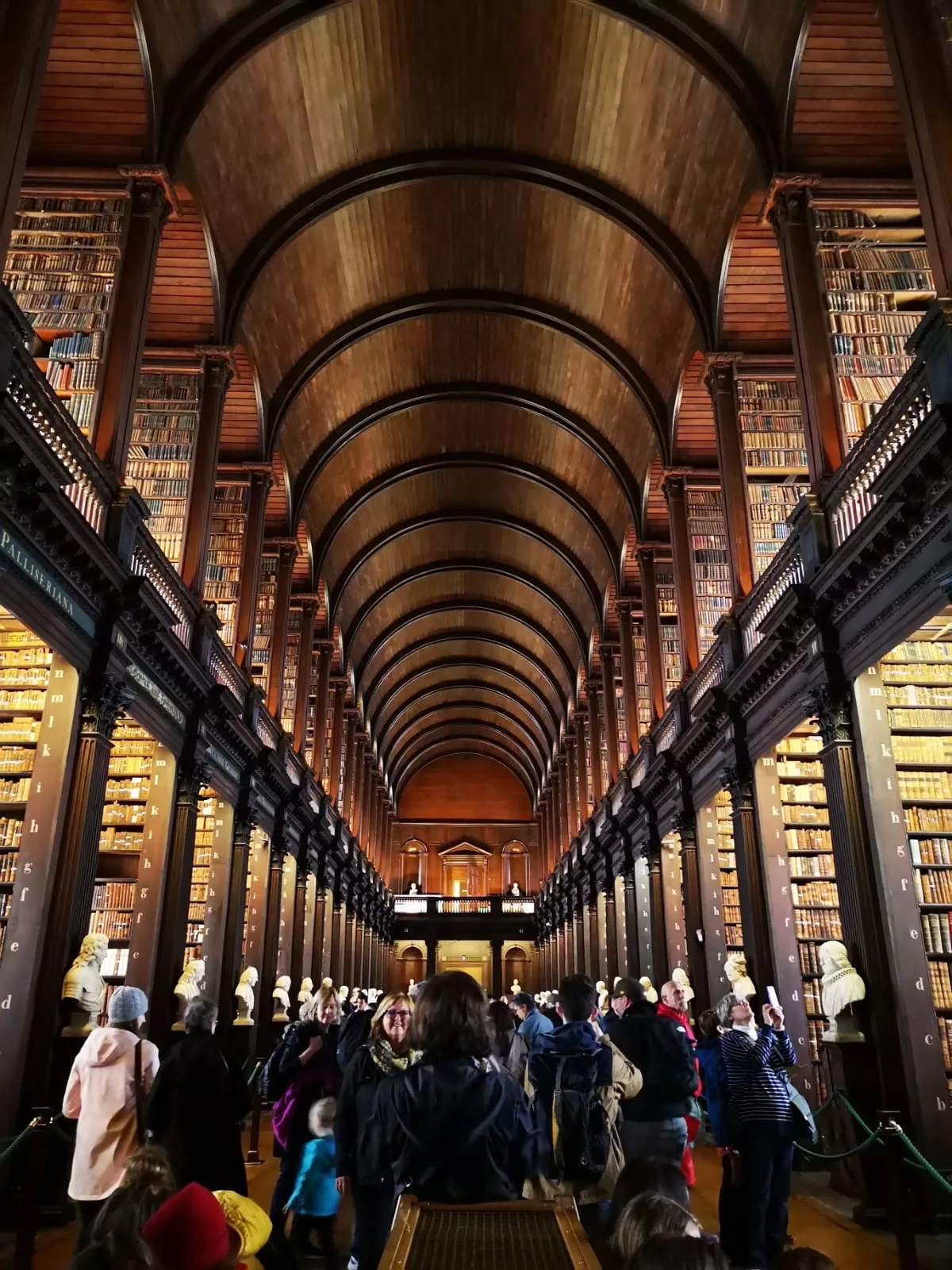 Irland Roadtrip: Long Room im Trinity College