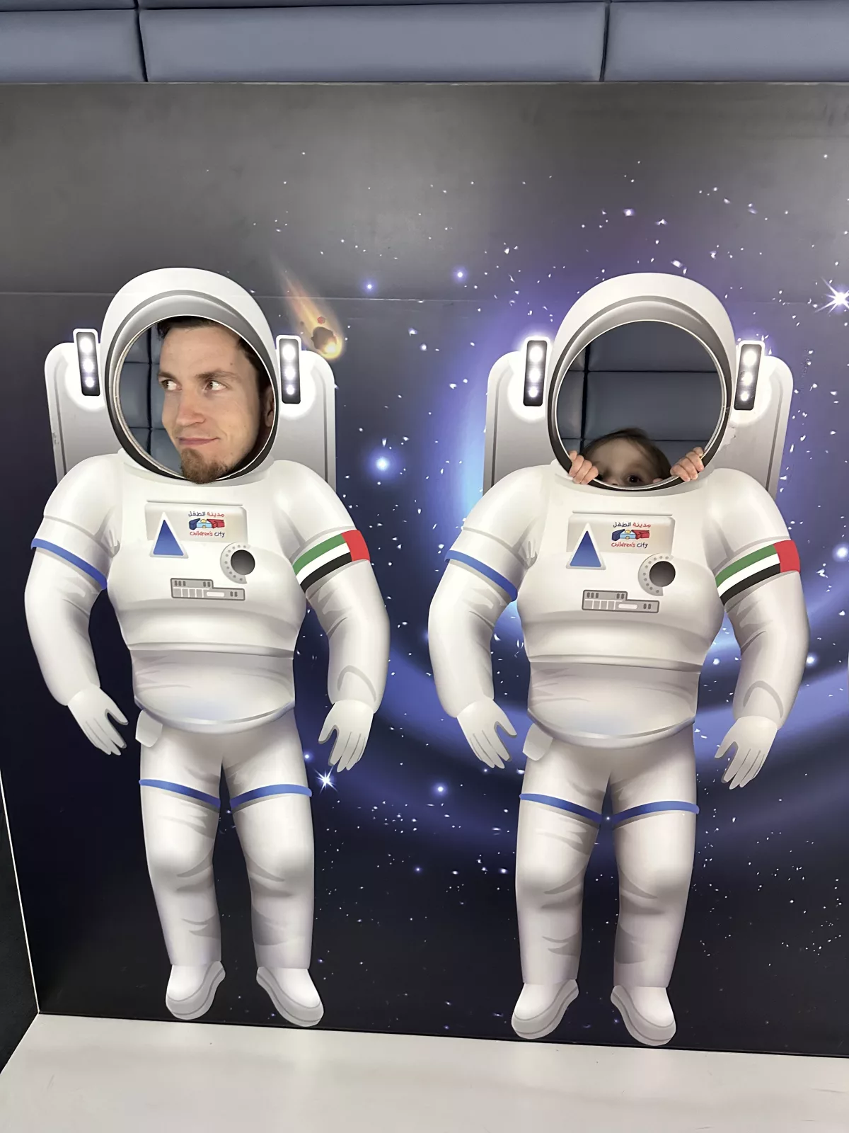 Einmal wie echte Astronauten aussehen in der Childrens City Dubai