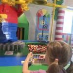 Im Legoland Dubai können Kinder kreativ werden und bauen, bauen, bauen