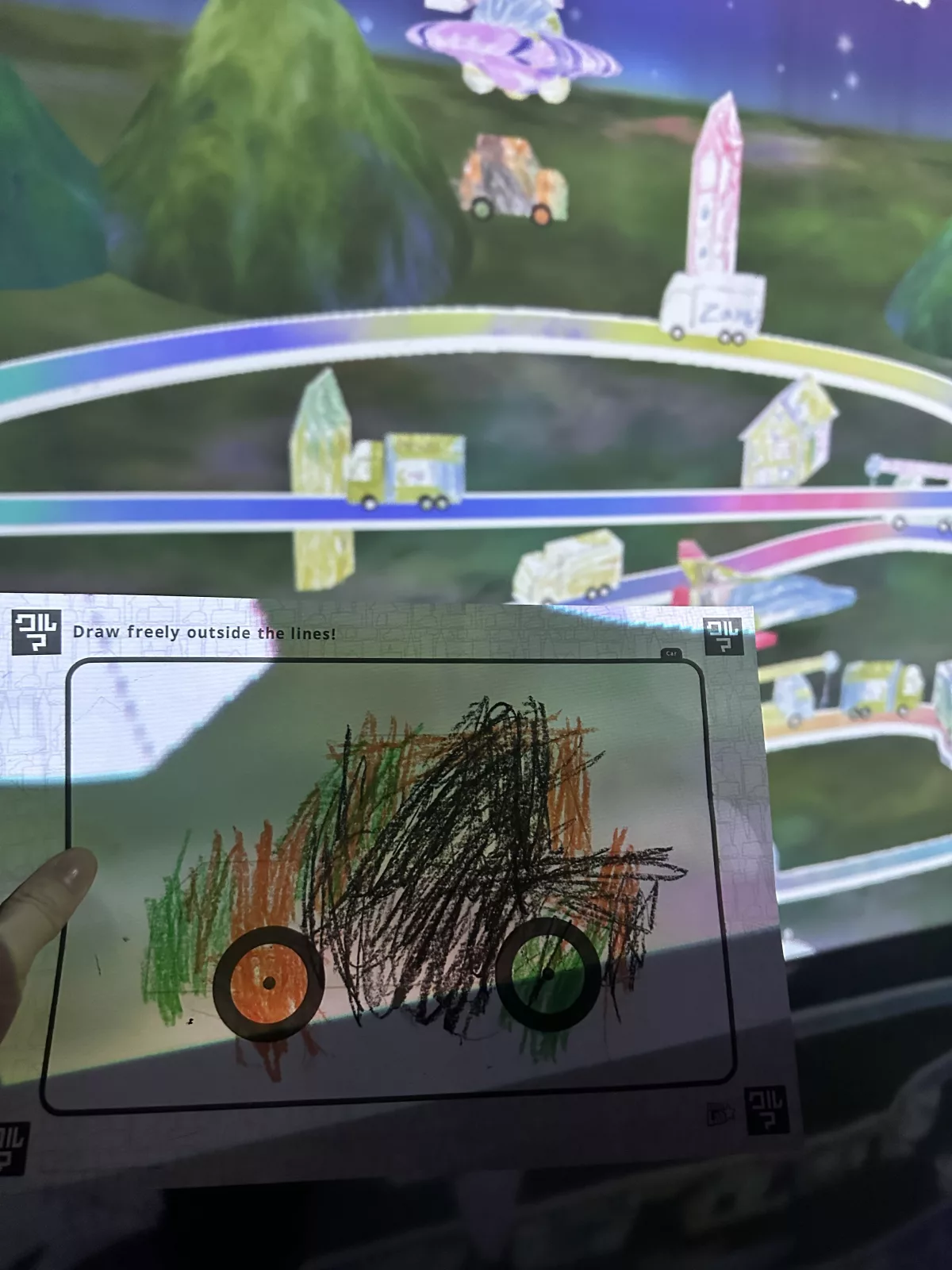 Eigene Kunstwerke werden im Future park des olioli kindermuseums lebendig