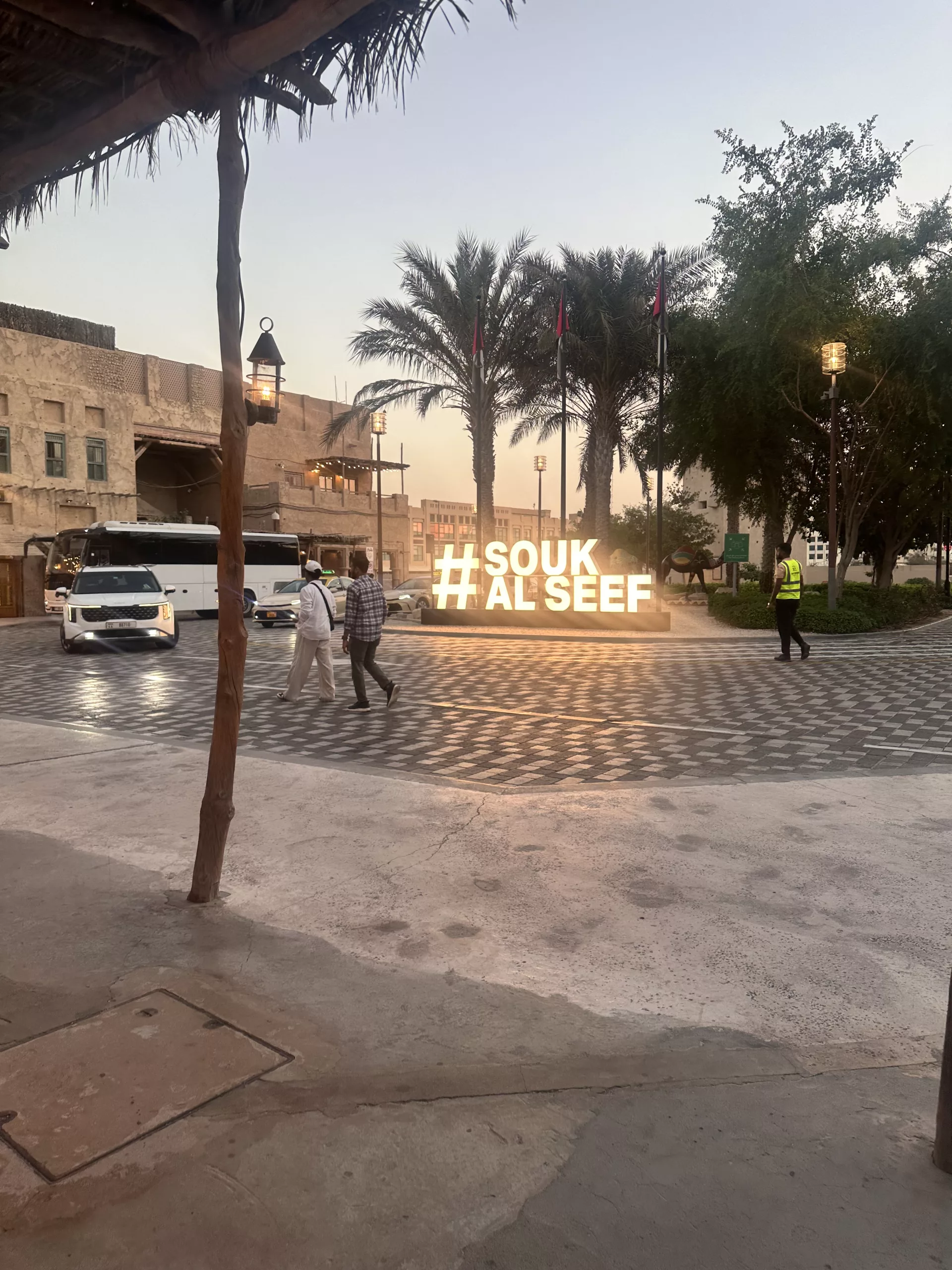 Eingang des Souk Al Seef Dubai