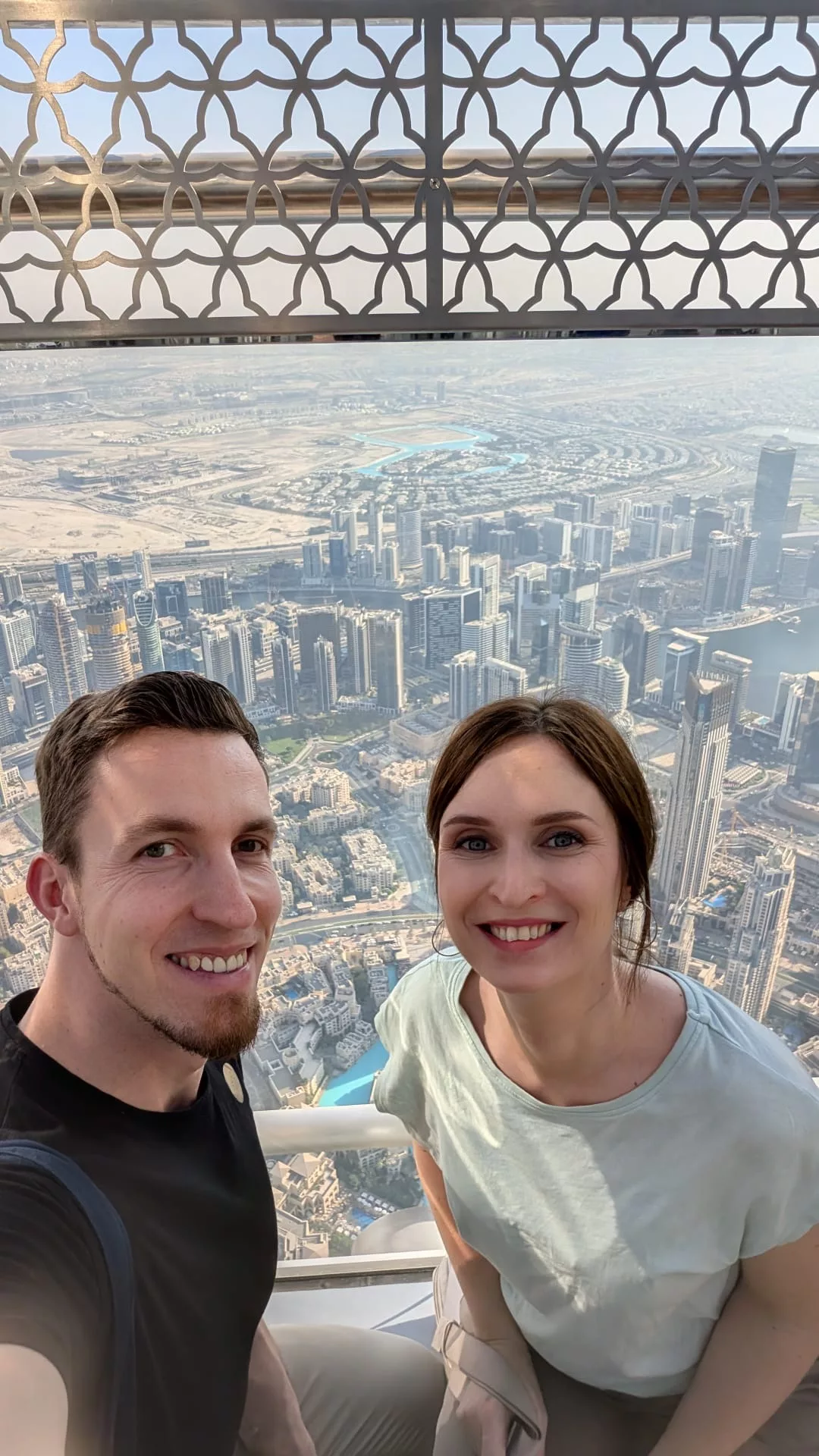 Auf der 148. Etage des Burj Khalifa, dem höchsten Gebäude der Welt
