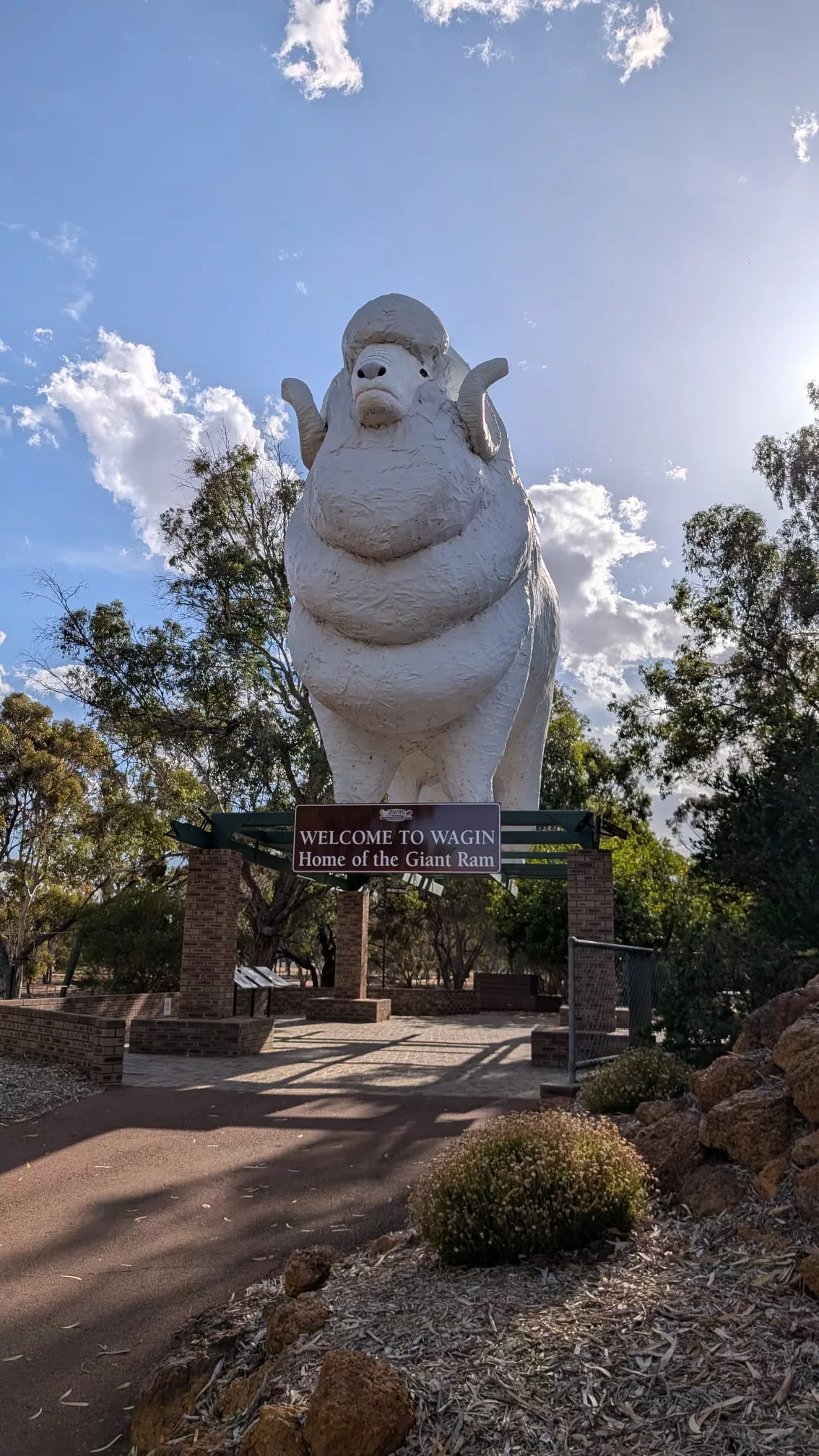 Willkommen in Wagin :D In Wagin wird man vom riesigen Widder Bart begrüßt