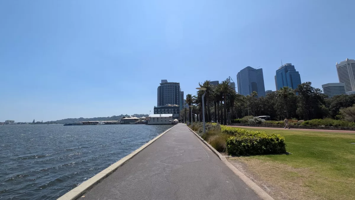 Promenaden-Spaziergang in Richtung Langley Park