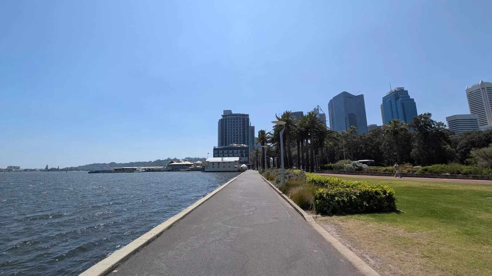 Promenaden-Spaziergang in Richtung Langley Park