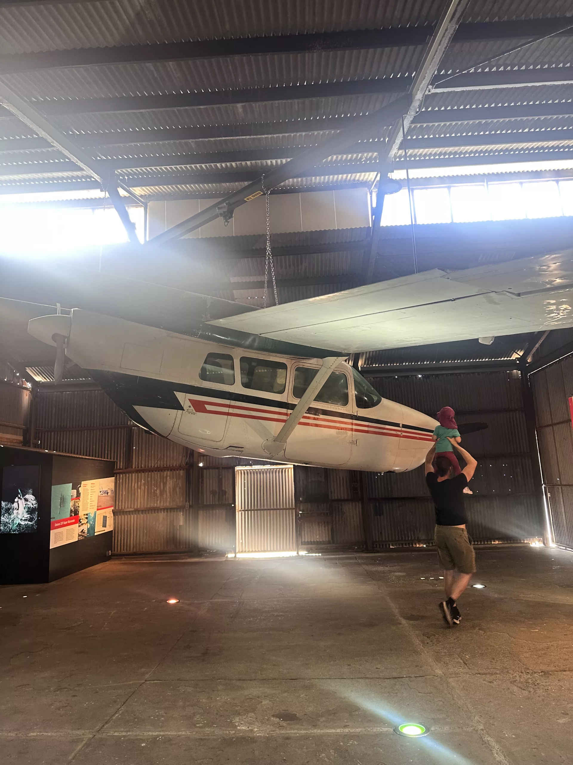 Highlight für unseren Flugzeug-Fan: mit der Maschine wurden Wale lokalisiert