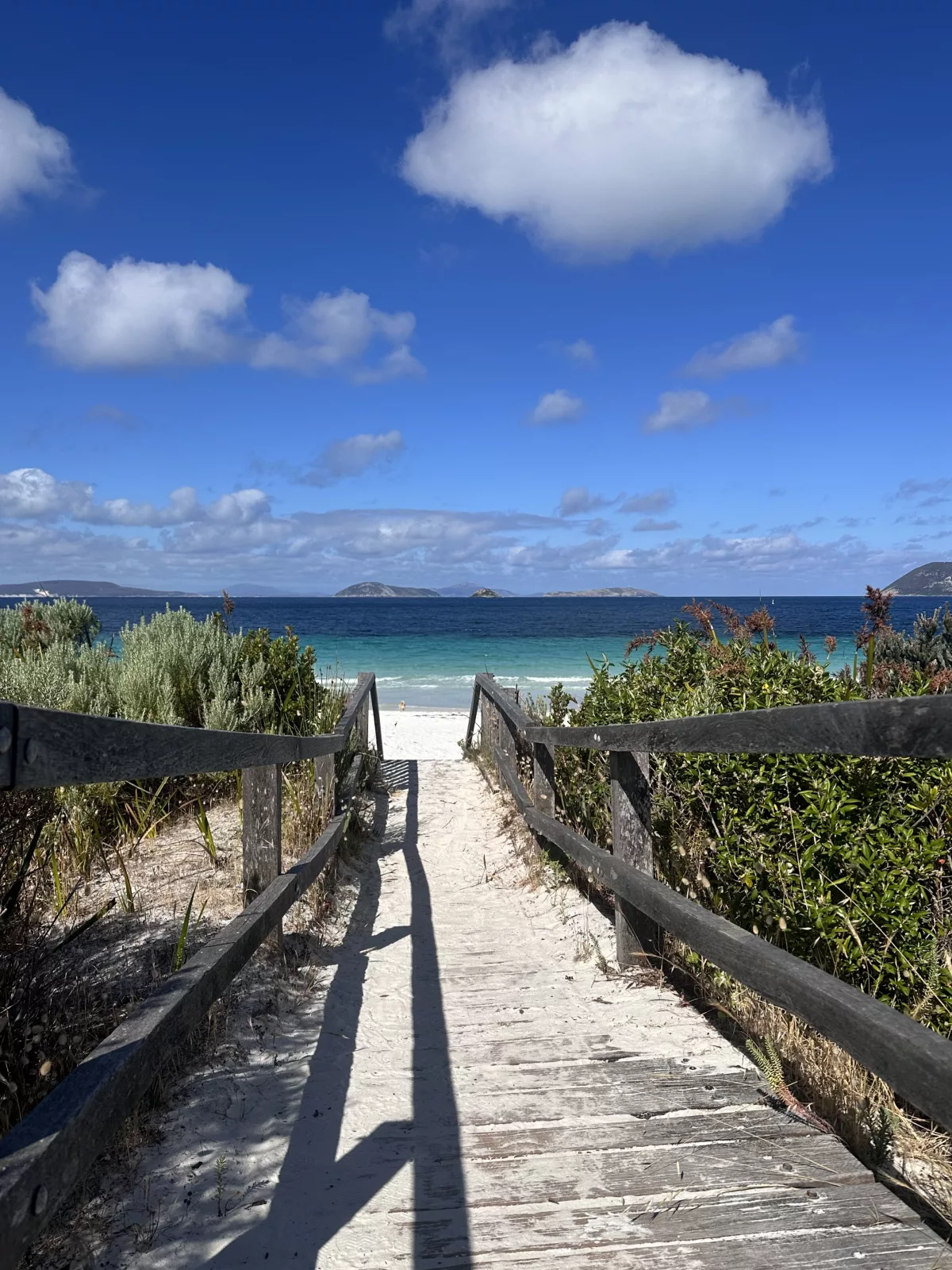 Endlich geht es wirklich an den Strand Eingang zum Goode Beach in Westaustralien