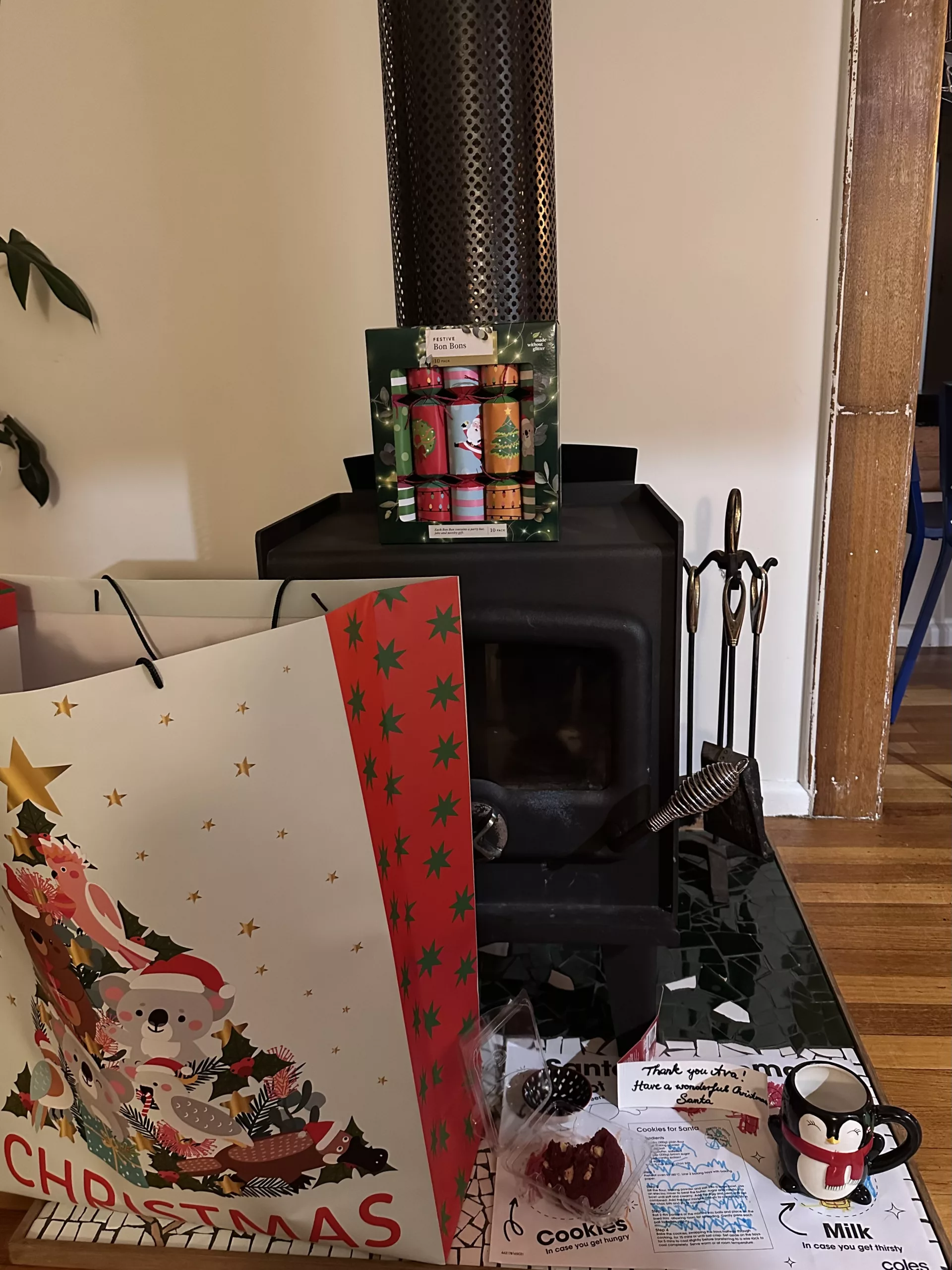 Santa war da! Snacks und Milch wurden geleert, Geschenke abgeliefert
