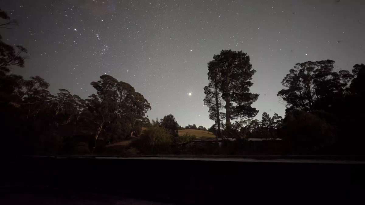 Freier Blick auf den Sternenhimmel von der Aussichtskuppel aus Freier Blick auf den Sternenhimmel von der Aussichtskuppel des Ferienhauses in Ridgeway (Hobart, Tasmanien) aus