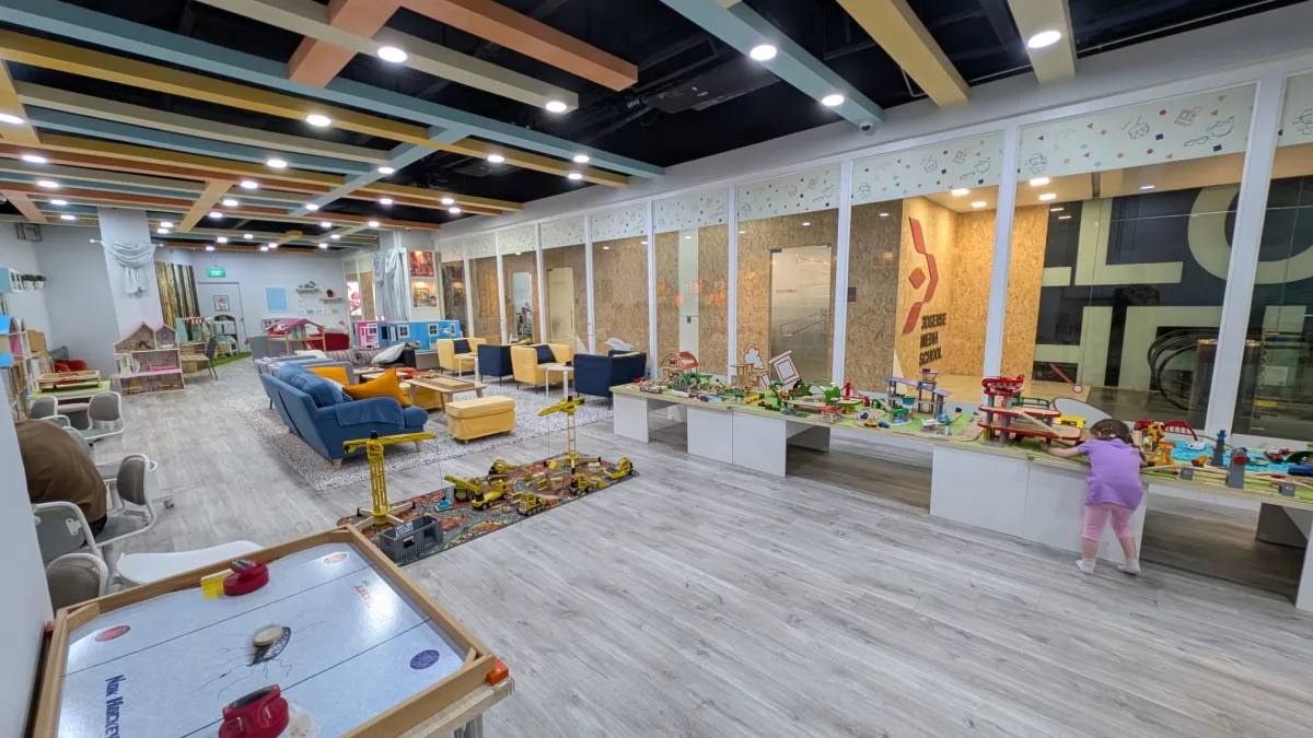 Im Clarke Quay Center befindet sich The Joy of Toys Im Clarke Quay Center befindet sich The Joy of Toys