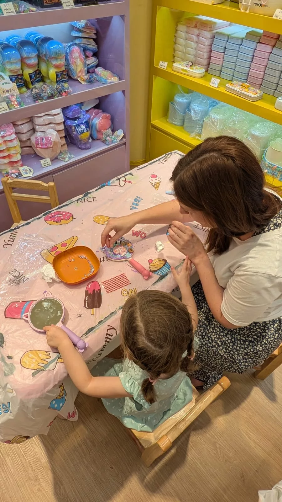 Im Kidodo DIY haben wir kreative Mädelsträume ausgelebt Im Kidodo DIY in der Suntec City Singapur haben wir kreative Mädelsträume ausgelebt