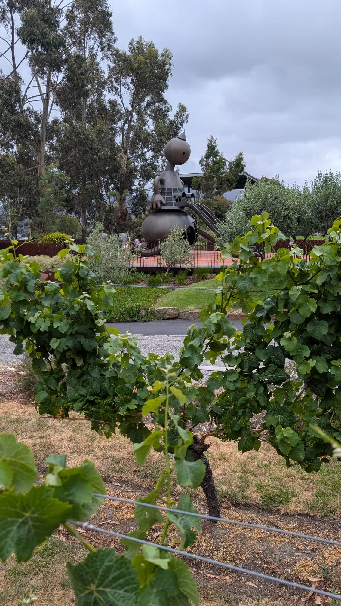 Sogar der Spielplatz ist ein Kunstwerk Sogar der Spielplatz des MONA in Hobart ist ein Kunstwerk