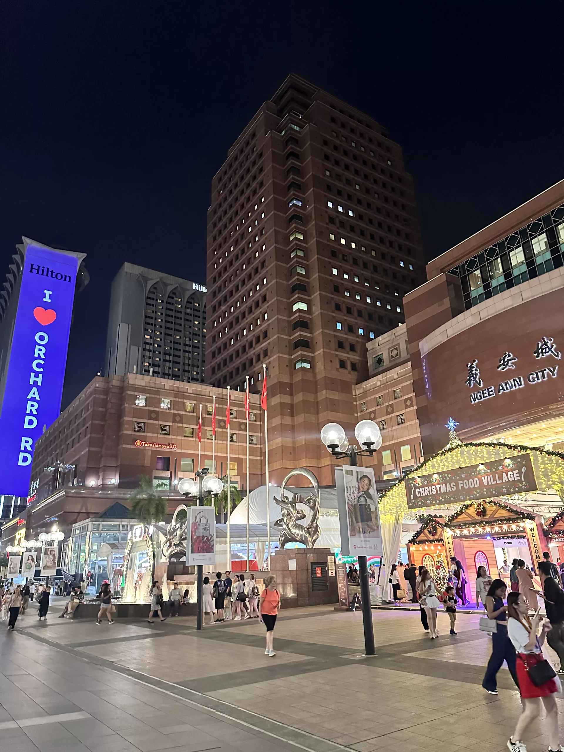 Singapurs Weihnachtsparadies Ngee Ann City an der Orchard Road