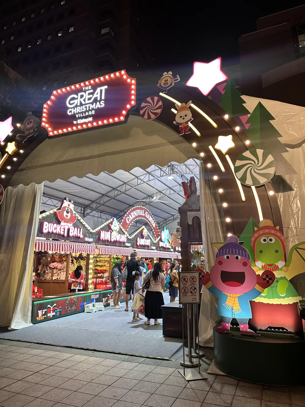 Kiztopia veranstaltet hier einen Kinder-Weihnachtsmarkt Kiztopia veranstaltet sogar einen Kinder-Weihnachtsmarkt