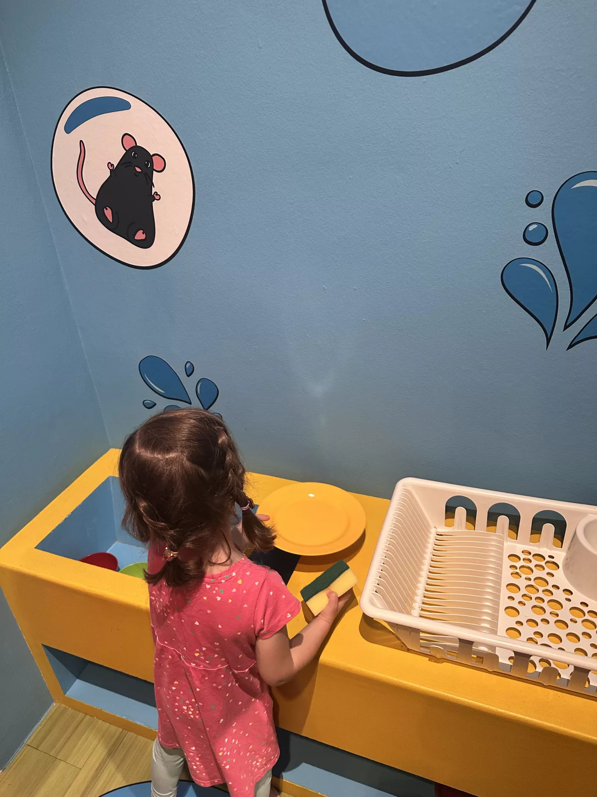 Es gibt auch einen abgegrenzten Spielbereich für die Kleinsten Es gibt auch einen abgegrenzten Spielbereich für die Kleinsten