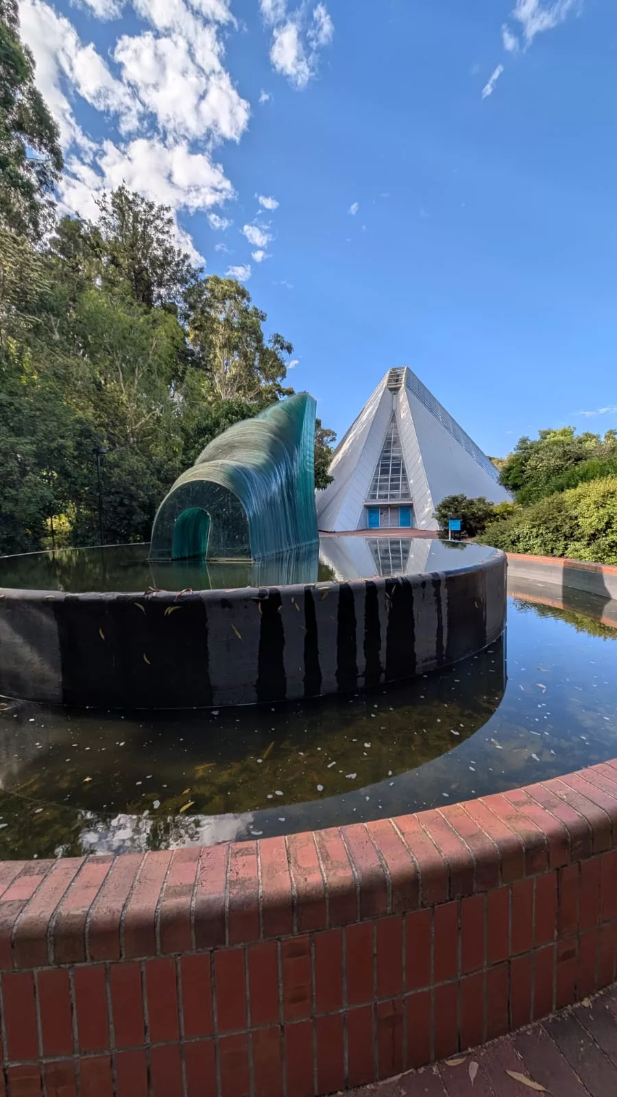 Im Botanischen Garten von Adelaide sind Architektur auf Natur sehenswert