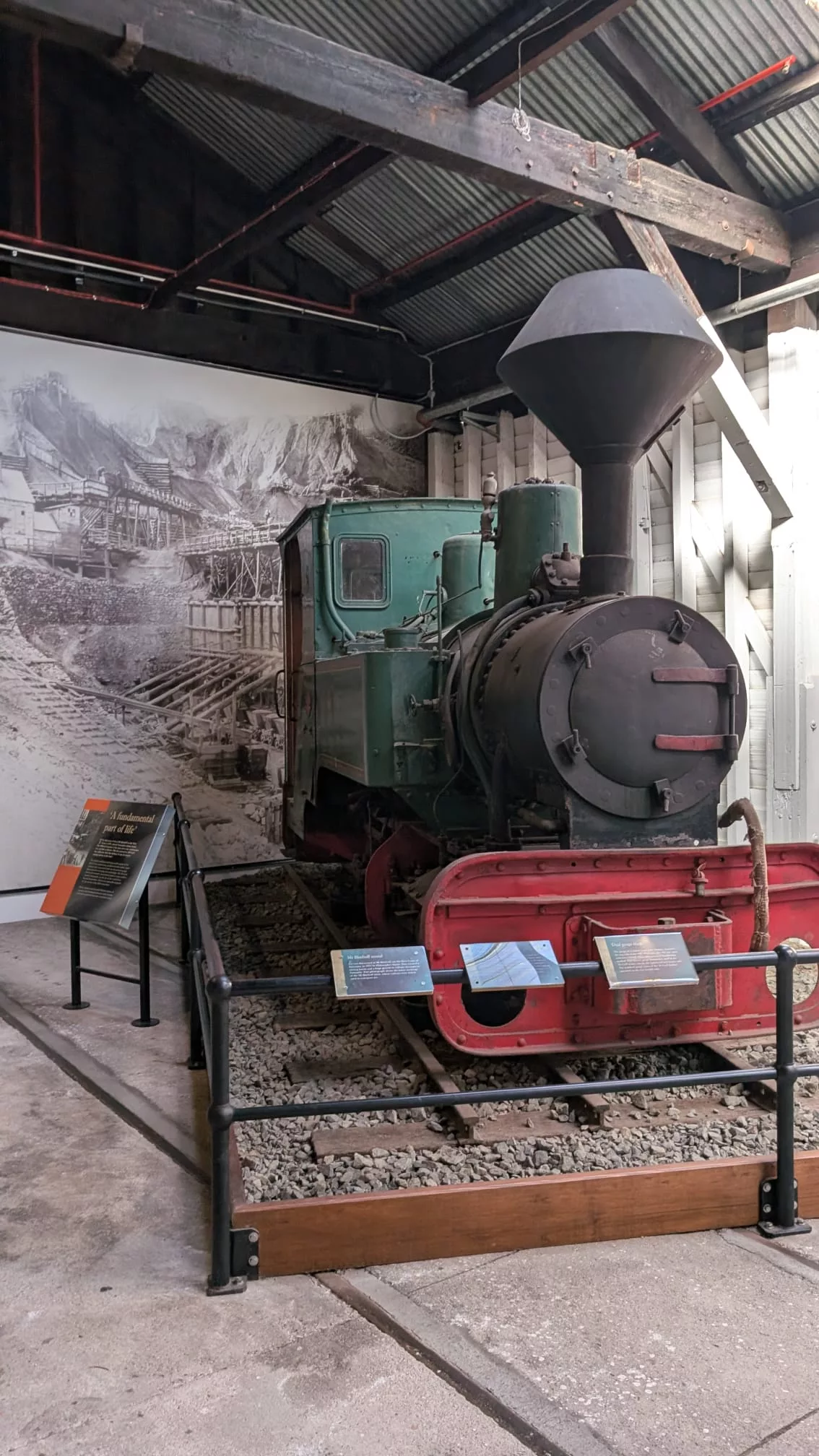 Ein Teil der Ausstellung beschäftigt sich auch mit der Eisenbahn-Geschichte Ein Teil der Ausstellung beschäftigt sich auch mit der Eisenbahn-Geschichte