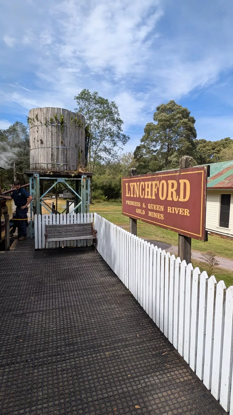 Erster Stopp: Lynchford. Hier suchen wir nach Gold Erster Stopp: Lynchford. Hier suchen wir nach Gold