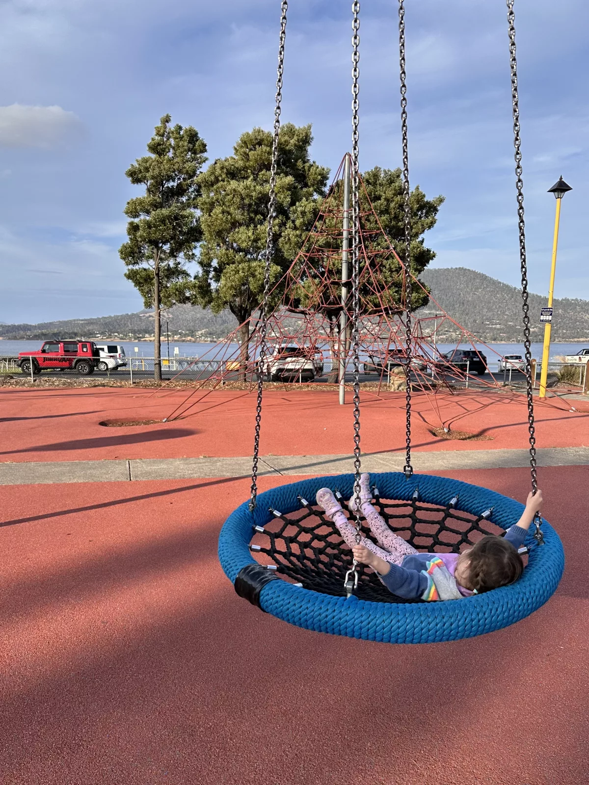 Schaukeln mit Meerblick an der Montrose Bay Schaukeln mit Meerblick an der Montrose Bay in Hobart