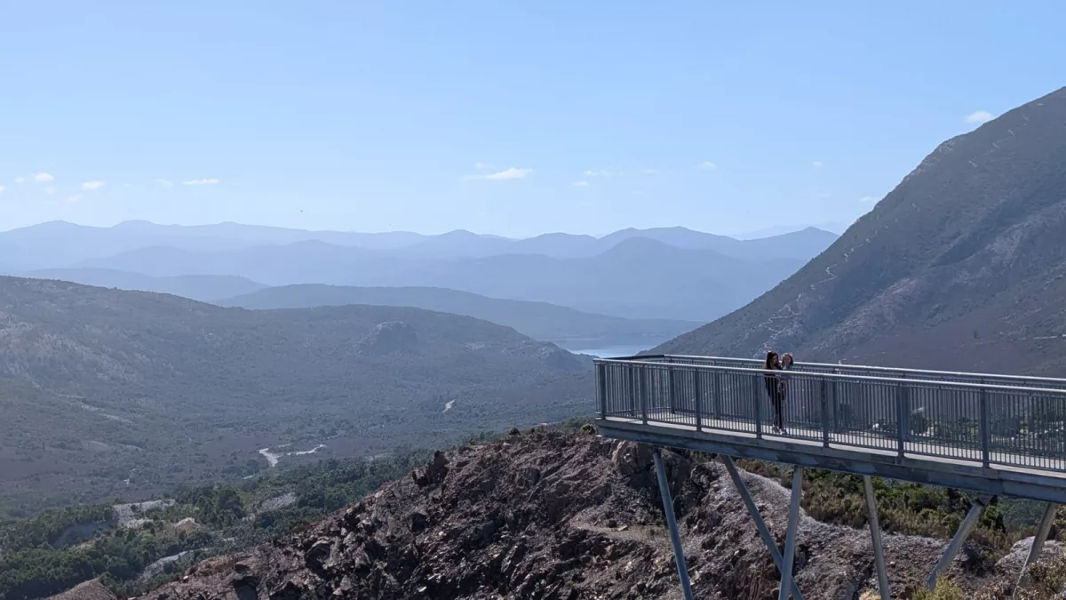 Die kleine Aussichtsplattform am Iron Blow Lookout Die kleine Aussichtsplattform am Iron Blow Lookout