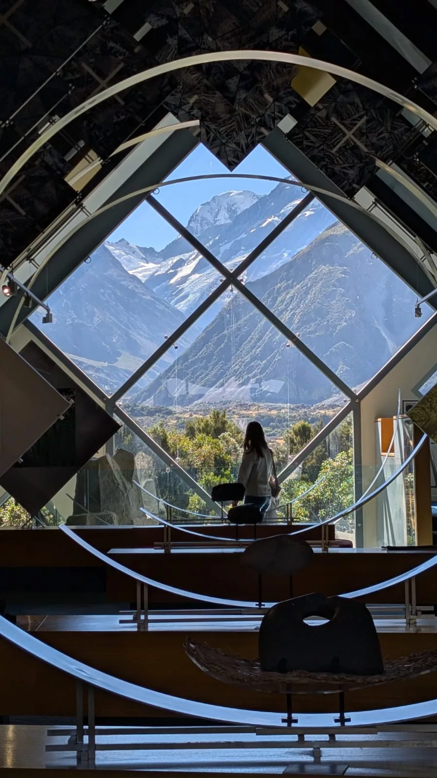 ...werden durch die Witterung aber genau so schnell wieder abgetragen (Mt Cook Visitor Center)