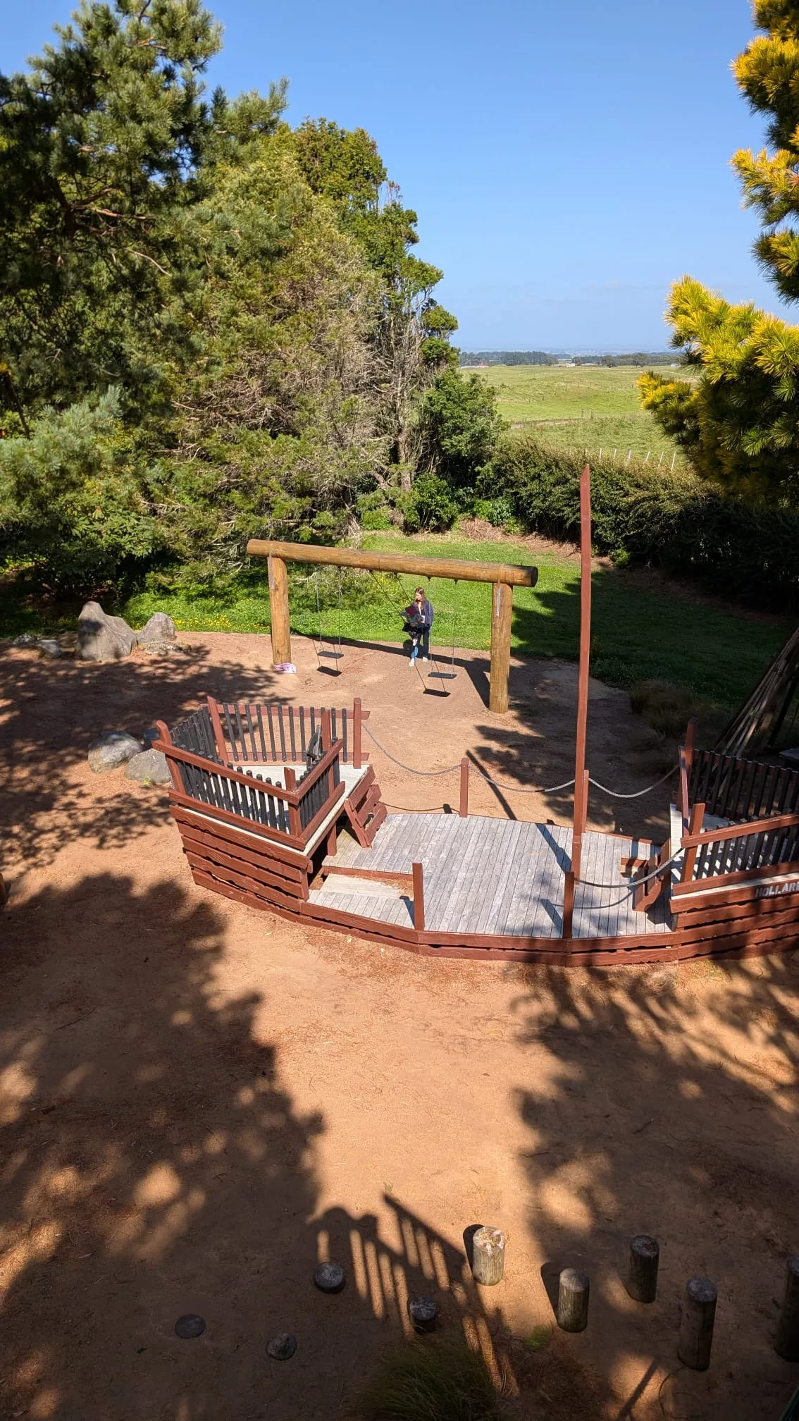 Der Spielplatz sah sehr neu aus, das Schiff war besonders toll