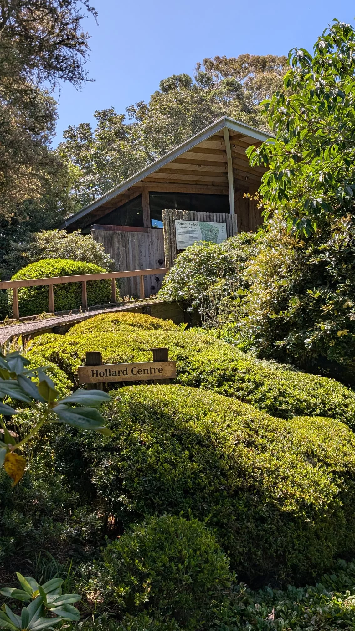 Das Hollard Centre erreichst du nach etwa 5 Minuten