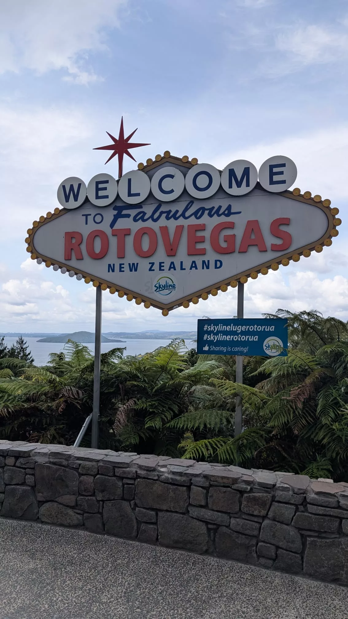 Rotorua wird hier oben auch Rotovegas genannt