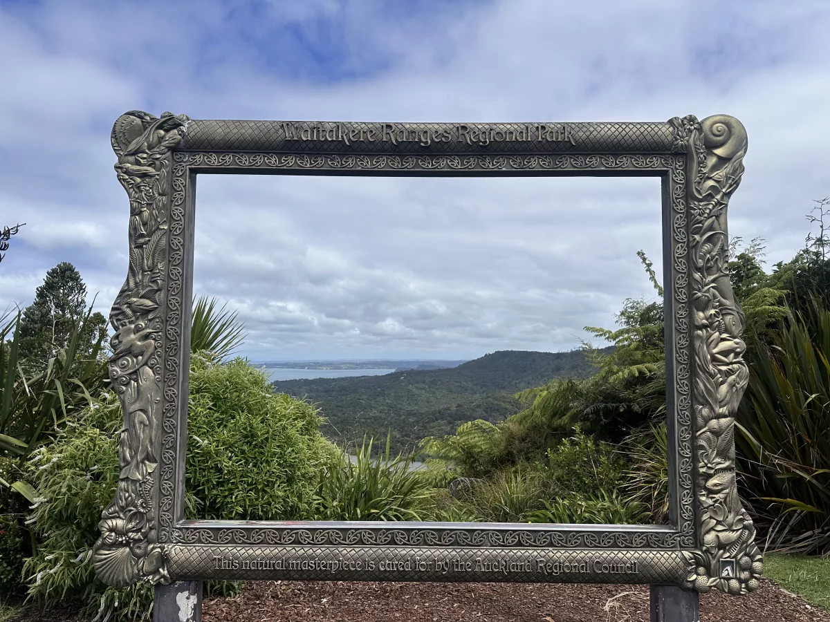 Schon vom Parkplatz aus genießt du eine tolle Aussicht