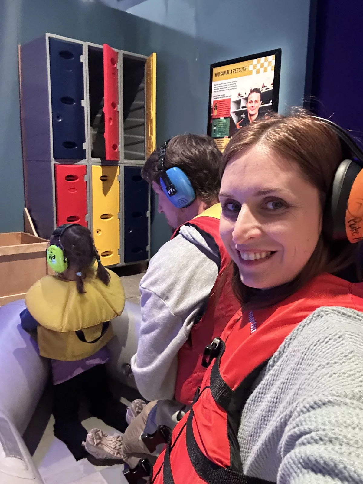 Auch die Rettungsboote und Schwimmwesten kamen mir vertraut vor