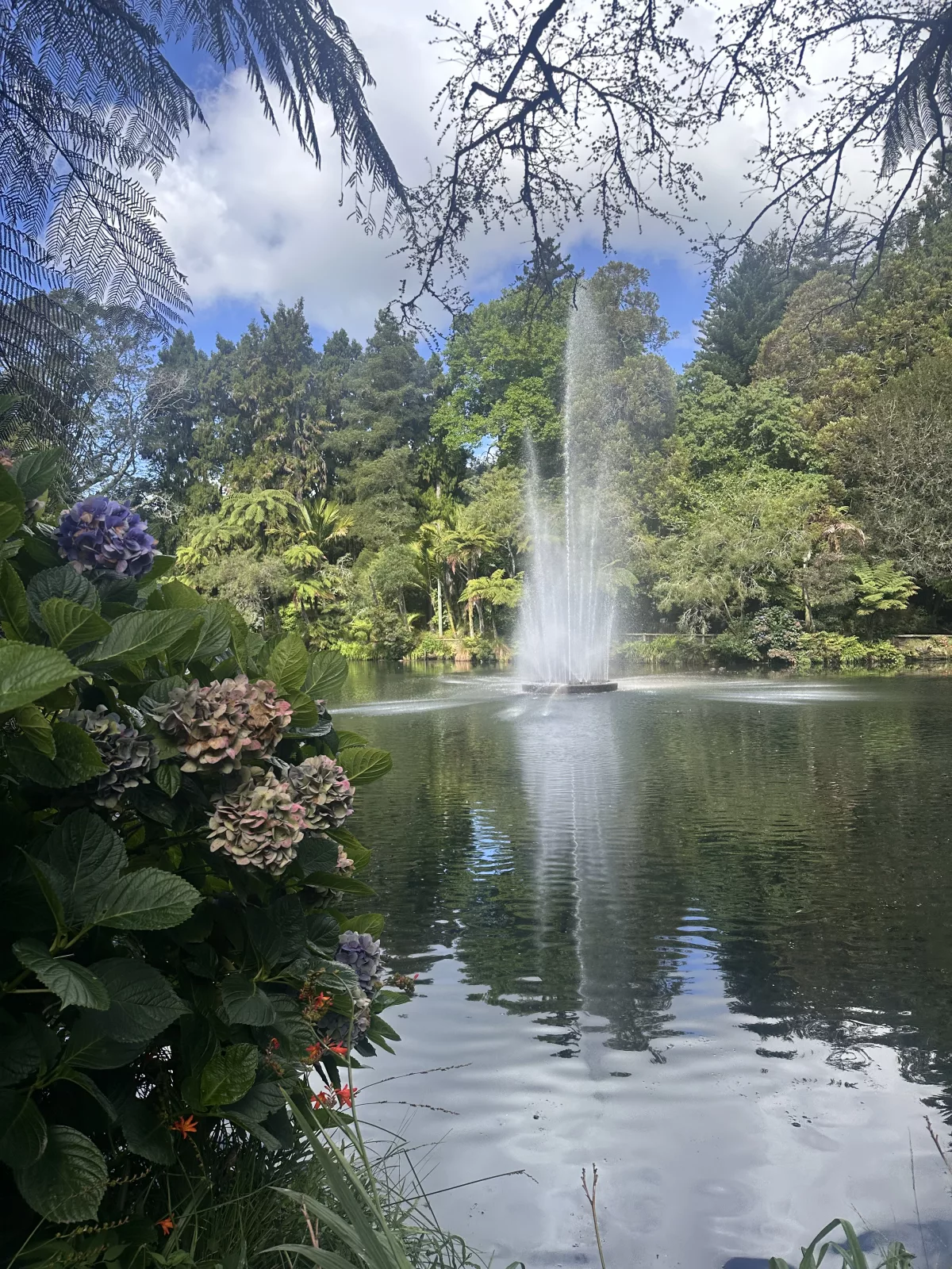 Direkt neben dem Springbrunnen war ein großer Spielplatz