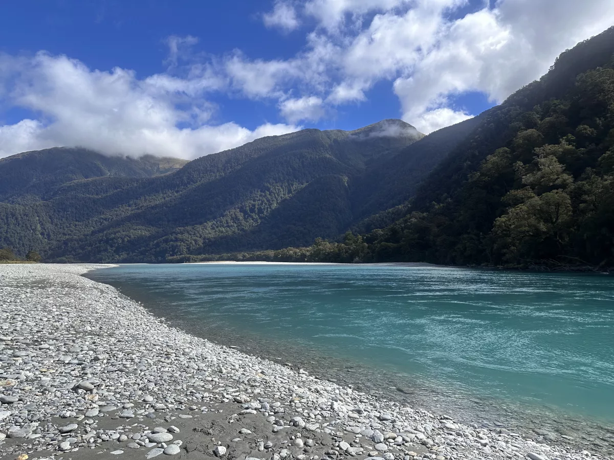 Beeindruckend ist aber die ganze Landschaft entlang des Flusses