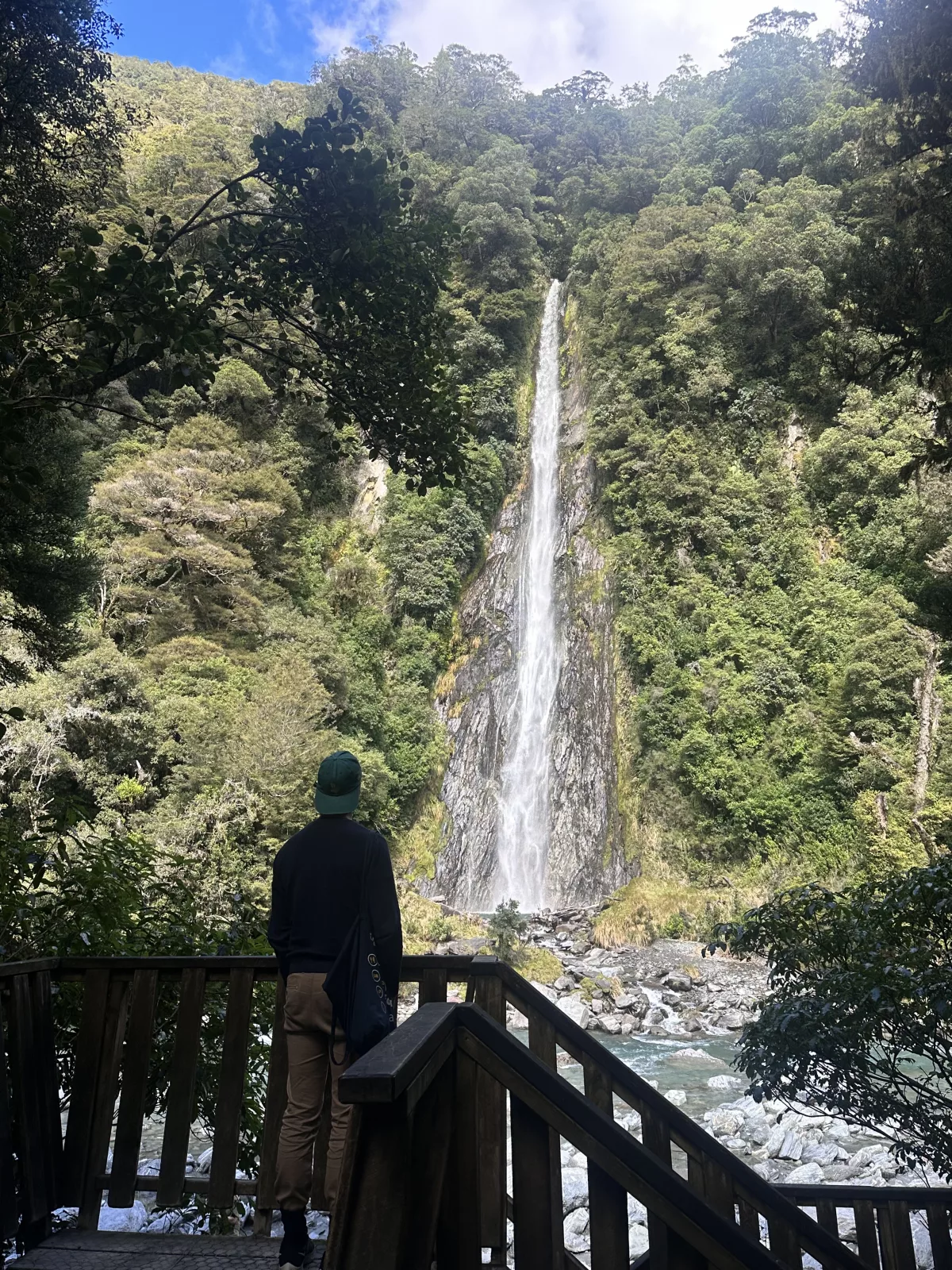 Oli vor den Thunder Creek Falls