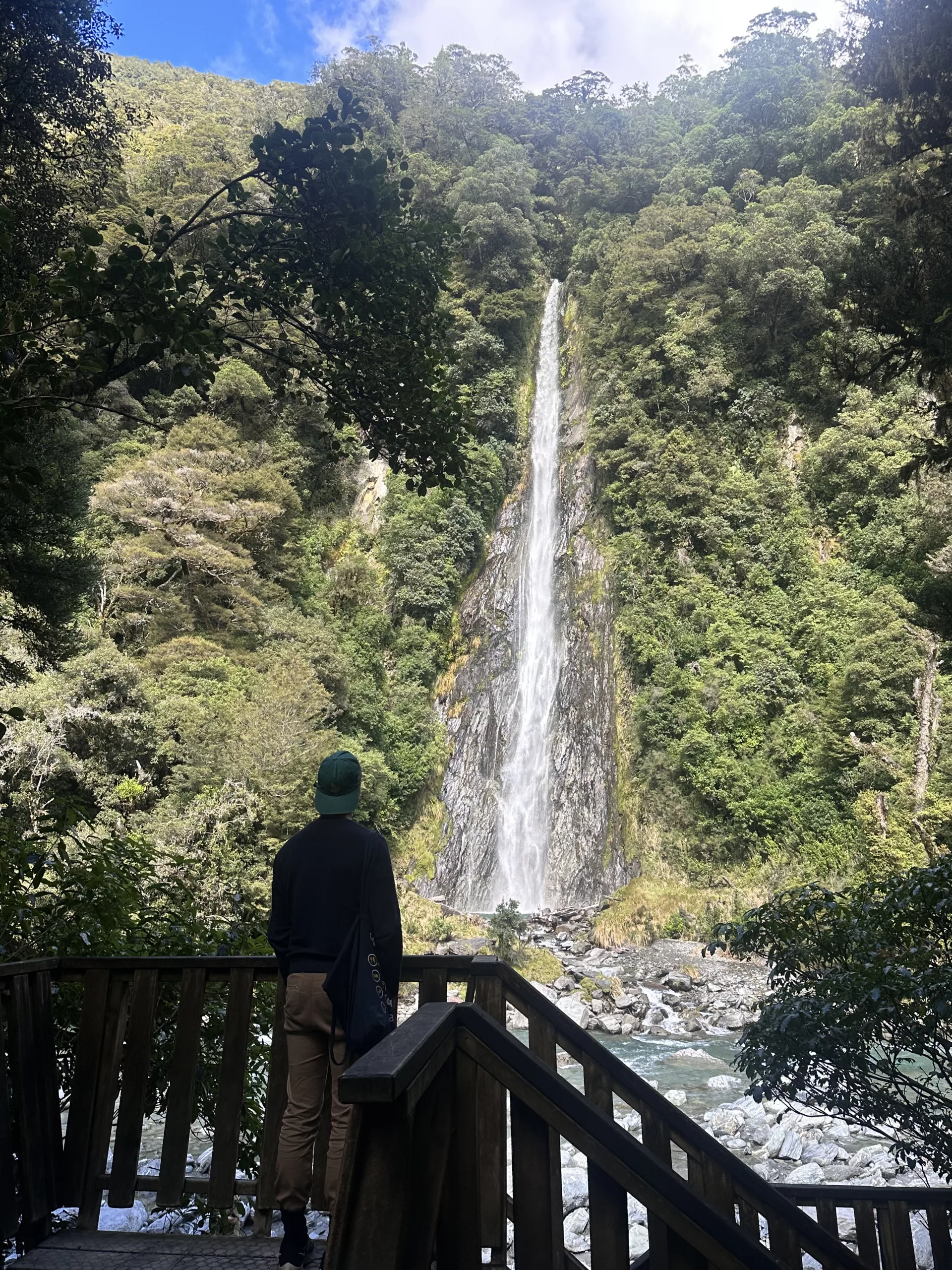 Oli vor den Thunder Creek Falls