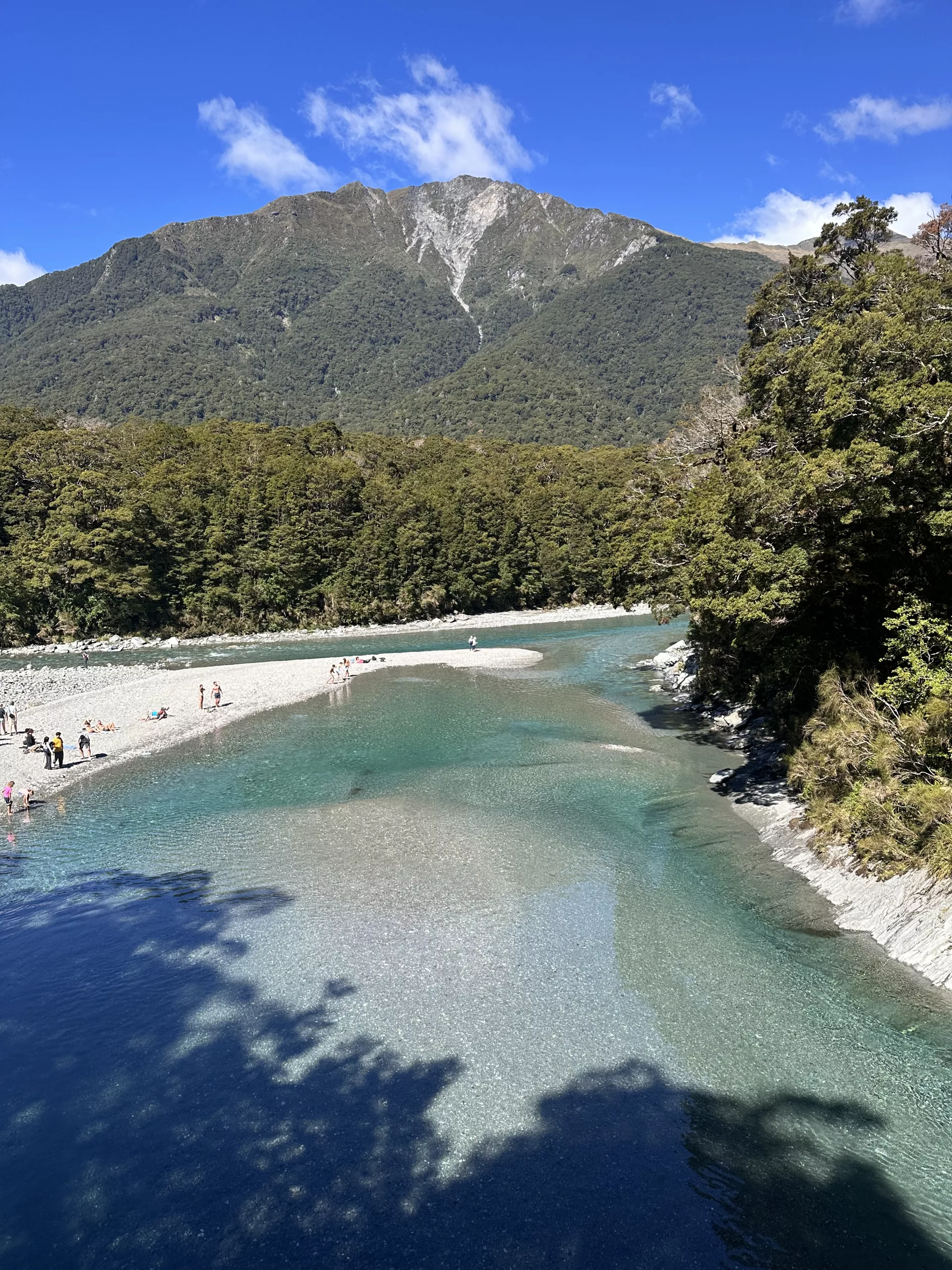 In den Blue Pools badeten auch einige Besucher